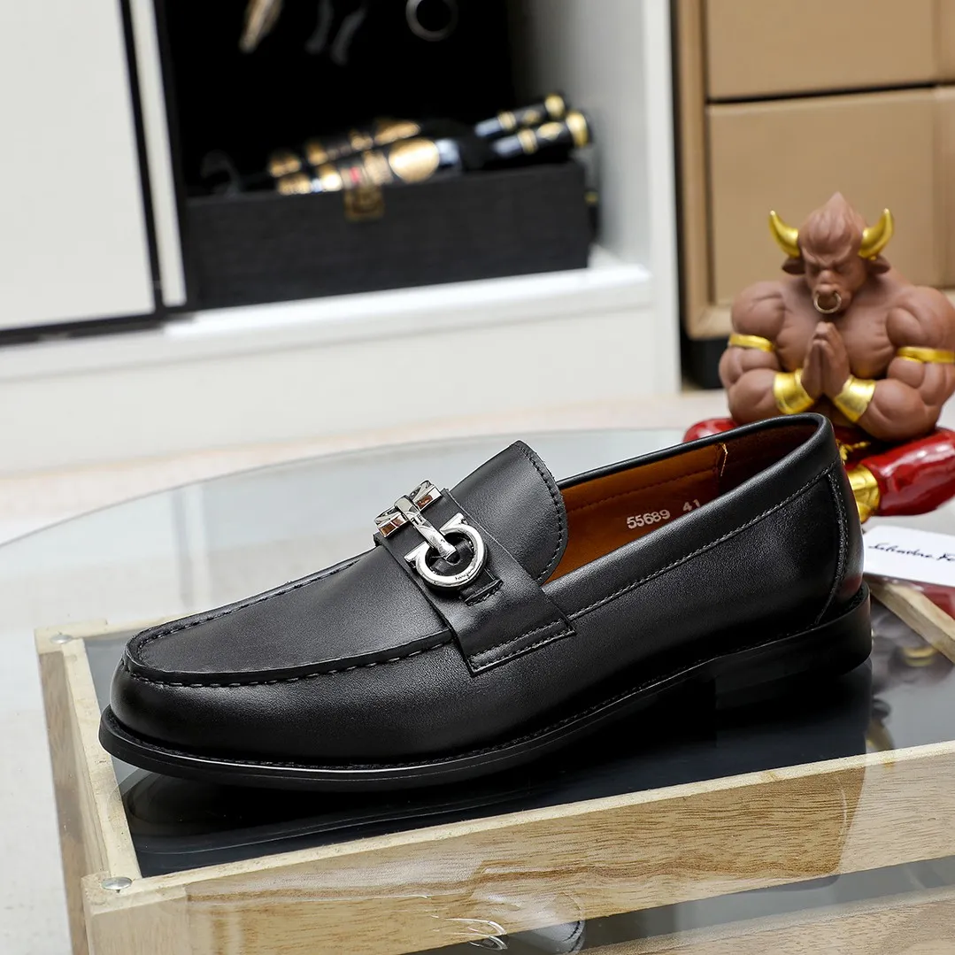 Men's shoes💰420 🔥Ferragamo's new men's casual slip-on shoes🇨🇳Official website original 1:1 mold, original quality💯Fine workmanship, high-end luxury☘The upper is made of imported Italian mercerized cow suede🌴🐑leather lining🍓Rubber wear-resistant and non-slip outsole, breathable and comfortable to wear🍍The first choice for high-end men, black, size 38-45...